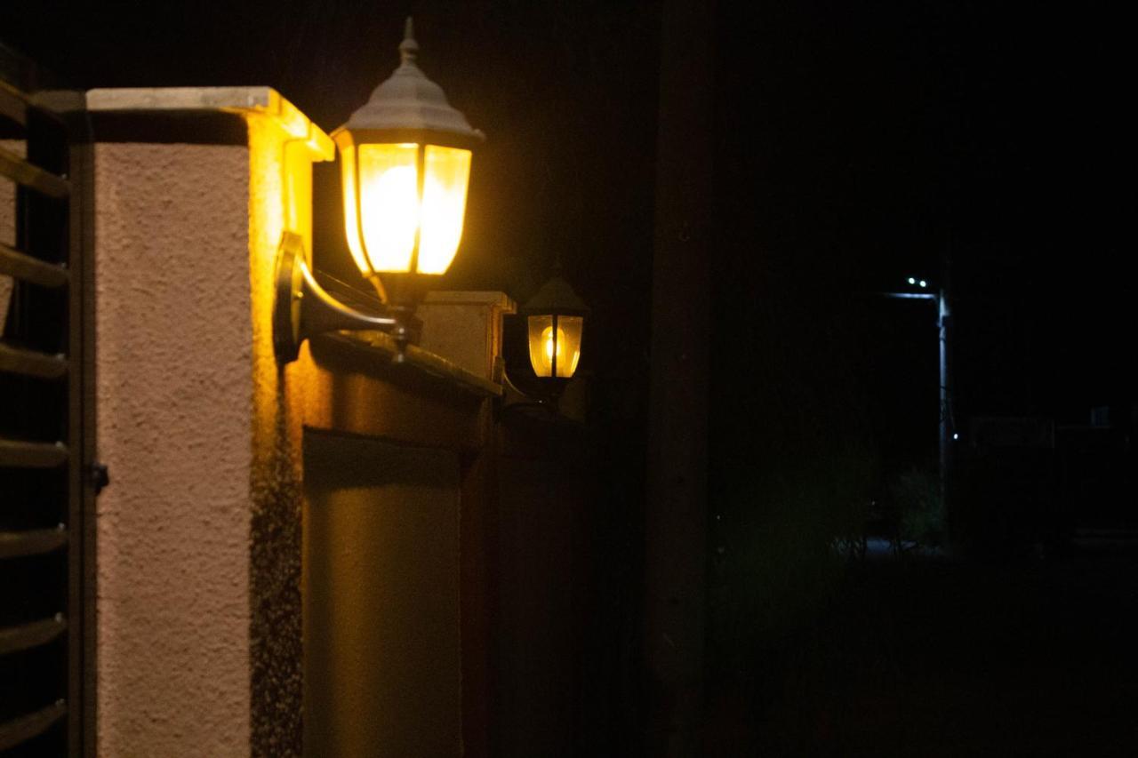 Hotel Living Suto Orizari Exterior photo