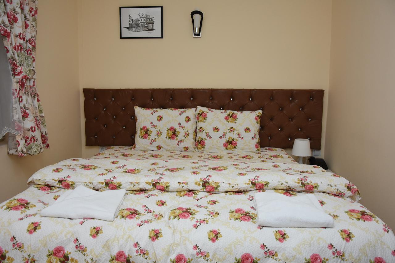Hotel Living Suto Orizari Exterior photo